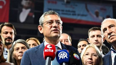 Cumhuriyet Halk Partisi Genel Başkanı Özgür Özel, CHP Gençlik Kolları