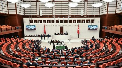 Hazine ve Maliye Bakanı Mehmet Şimşek, "KKM'den çıkış stratejisini ekibimizle