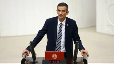 İYİ parti Sakarya Milletvekili olan Ümit Dikbayır partiden ihraç edildi.