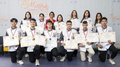 Antakya Kültür ve Tarih Vakfı'nın sponsorluğunda yarışmaya katılan Nimet Fahri