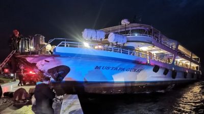 İzmir’de sefer yapan Konak-Bostanlı vapuru, kaptanın aniden rahatsızlanması nedeniyle rotadan