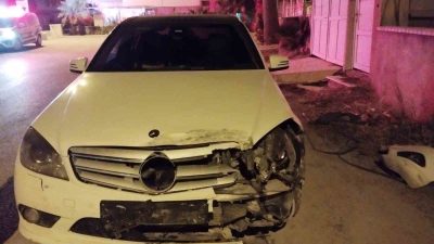 Hatay’ın Samandağ ilçesinde öğrenci otomobil ile motosikletin çarpışması sonucu meydana