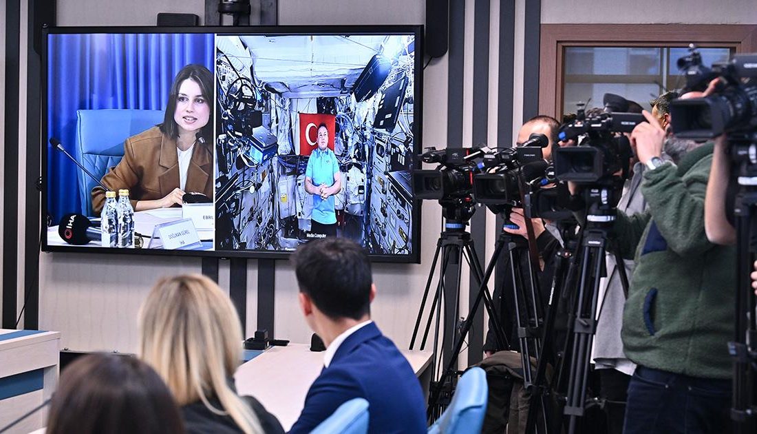 Gezeravcı, Türkiye Uzay Ajansı’nda (TUA), Sanayi ve Teknoloji Bakan Yardımcısı