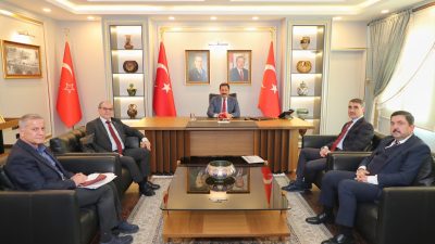 Yüksek Seçim Kurulu (YSK) üyelerinden Serdar Mutta ve Ali Çopur,