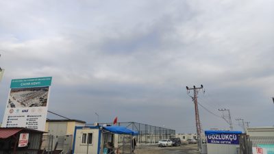 Hatay’ın Çekmece mahallesi Orhanlı üst geçidi mevkiinde bulunan Kocaeli Büyükşehir