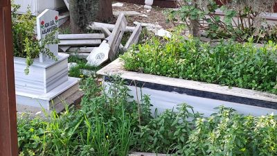 6 Şubat depremlerinin ardından ağır yıkım alan Hatay’da mezarlıkların durumu