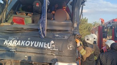 Hatay’ın İskenderun ilçesi Karayılan mevkiisinde sabah saatlerinde 2 işçi servisinin