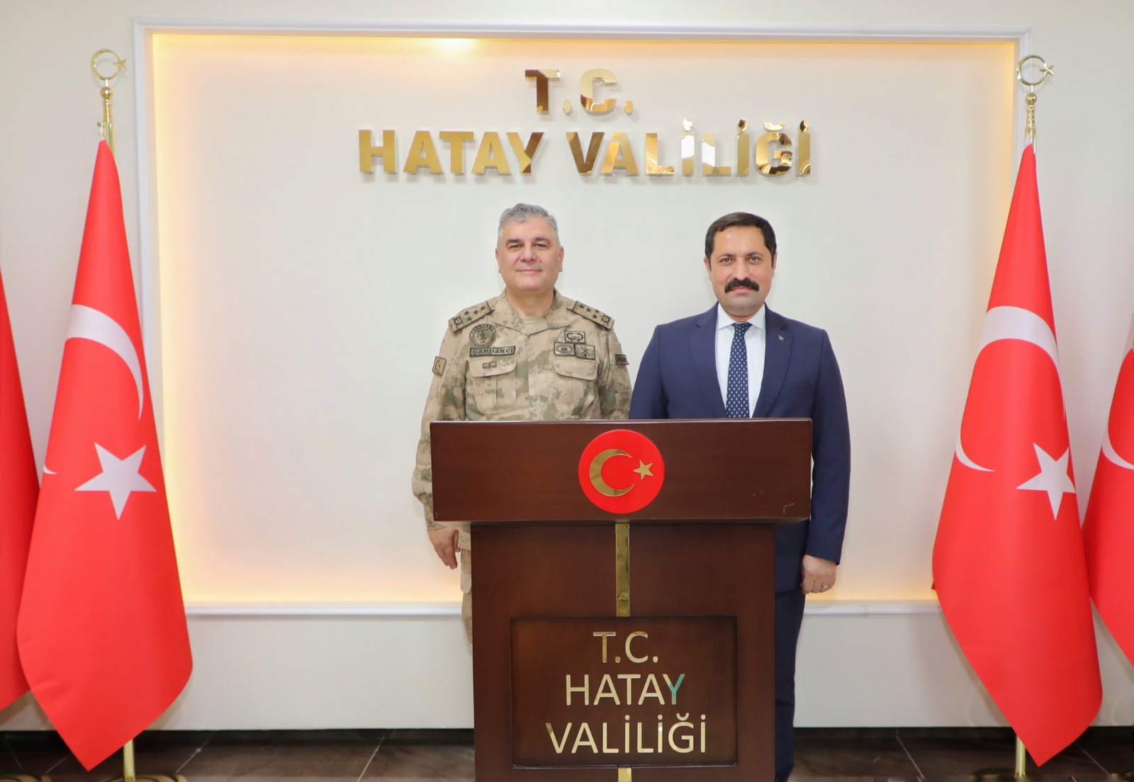 Orgeneral Çardakçı’dan Vali’ye ziyaret