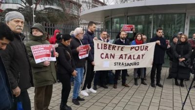 Strasbourg Demokrasi Platformu Can Atalay’ın serbest bırakılması için eylem yaptı.