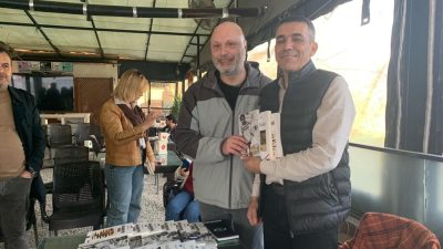 Defne Gönüllüler derneği tarafından organize edilen kitap ve imza gününe