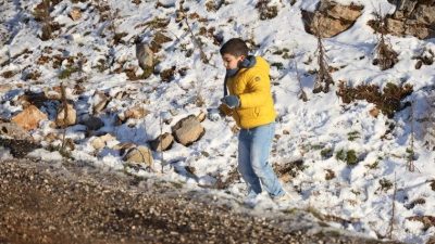 Hatay’da Belen ilçesi Atik Yaylası’na düşen kar yağışı, bölge sakinlerini