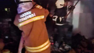 Hatay’ın Antakya ilçesine bağlı Güzelburç Mahallesi’nde bir gıda deposunda meydana