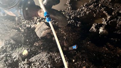 Hatay’ın Reyhanlı ilçesine bağlı Bayır Mahallesi’nde bulunan su iletim tesisinde