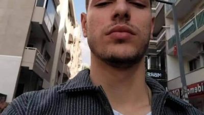 Motosikletli genç köpeğe çarpmamak için manevra yapınca araç devrildi, başına