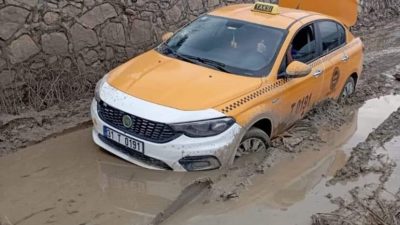 Hatay’ın Defne ilçesinde yaşayan seçmenler hem büyükşehir belediyesi, hem de