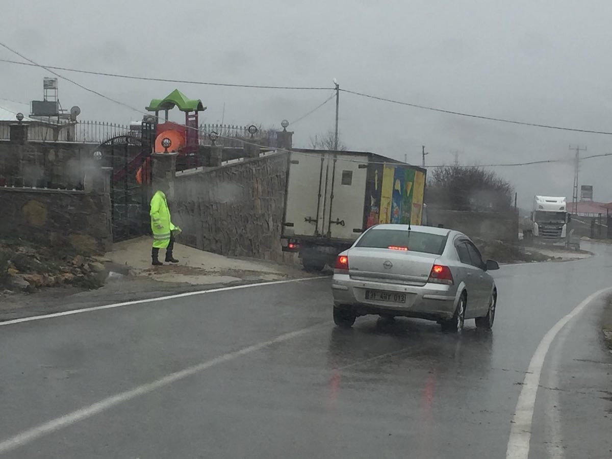 Kopan kablo panik yarattı