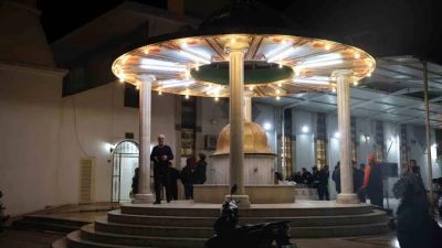 Depremin vurduğu Hatay’da üç ayların müjdecisi olan Regaip Kandili vatandaşlar,