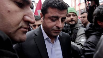 Eşi Başak Demirtaş’ın 31 Mart’ta İstanbul Büyükşehir Belediye Başkanlığına aday