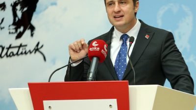 CHP Parti sözcüsü Deniz Yücel basın mensuplarının sorularını yanıtladı. Kamuoyunda