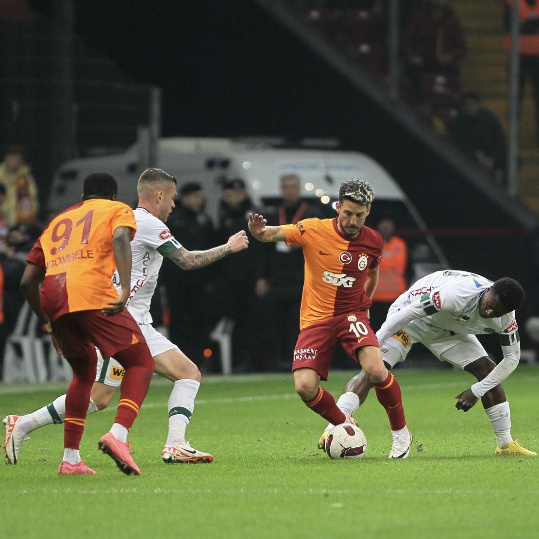 Galatasaray 3 puanı 3 golle aldı