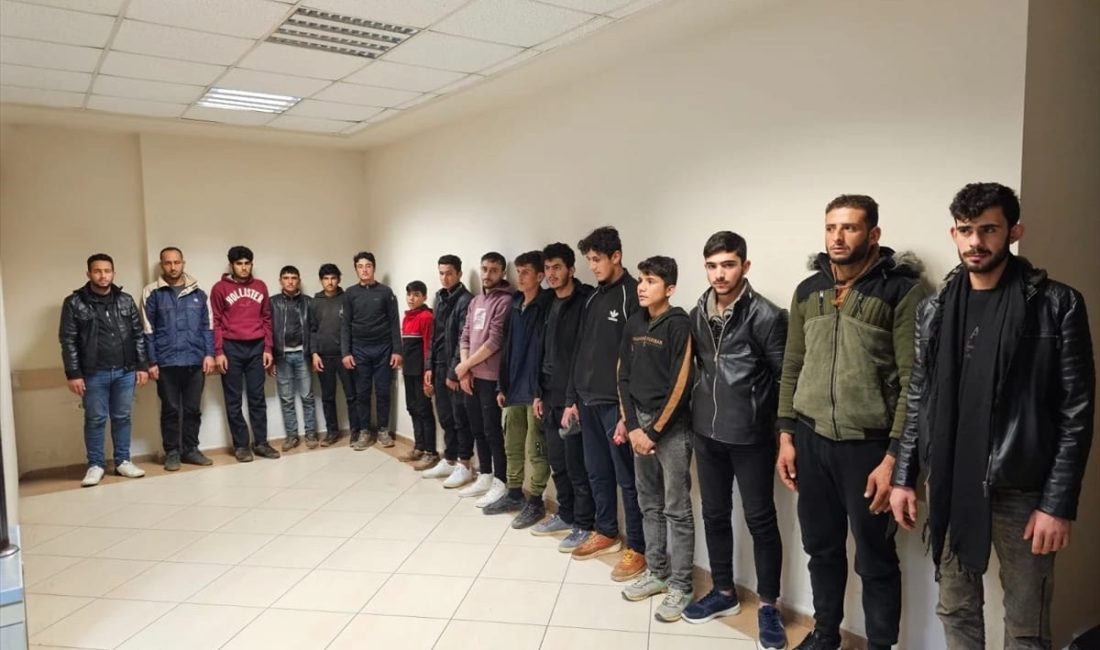 Hatay’ın İskenderun ilçesinde yurda yasa dışı yollarla girdikleri belirlenen 16