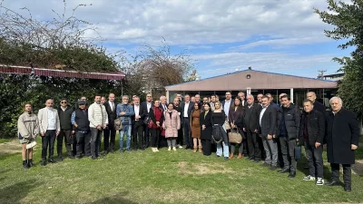 Hatay Büyükşehir Belediye Başkanı Lütfü Savaş, Arsuz ilçesinde basın mensuplarıyla