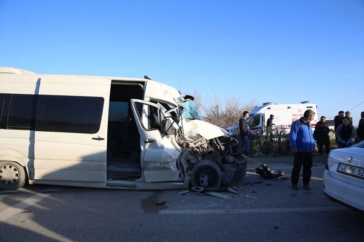 Hatay’da korkunç kaza: 12 yaralı