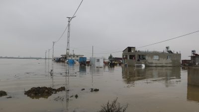 Doğu Akdeniz bölgesinde etkili olan şiddetli yağışlar, Hatay’ı vurarak Amik