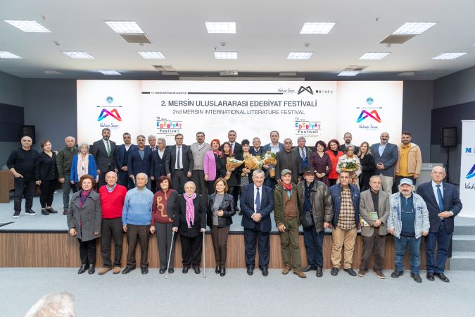Mersin Büyükşehir Belediyesi’nin bu yıl 2.’sini ‘Yenileşmeler’ temasıyla gerçekleştirdiği ‘Uluslararası Mersin Edebiyat Festivali’nde; İçel