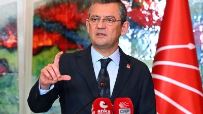 Cumhuriyet Halk Partisi Genel Başkanı Özgür Özel, Pençe-Kilit operasyon bölgesinde