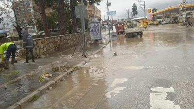 Samandağ ilçesinde sulamada kullanılan sulama kanallarının tamamen dolduğu kaydedildi. İlçe