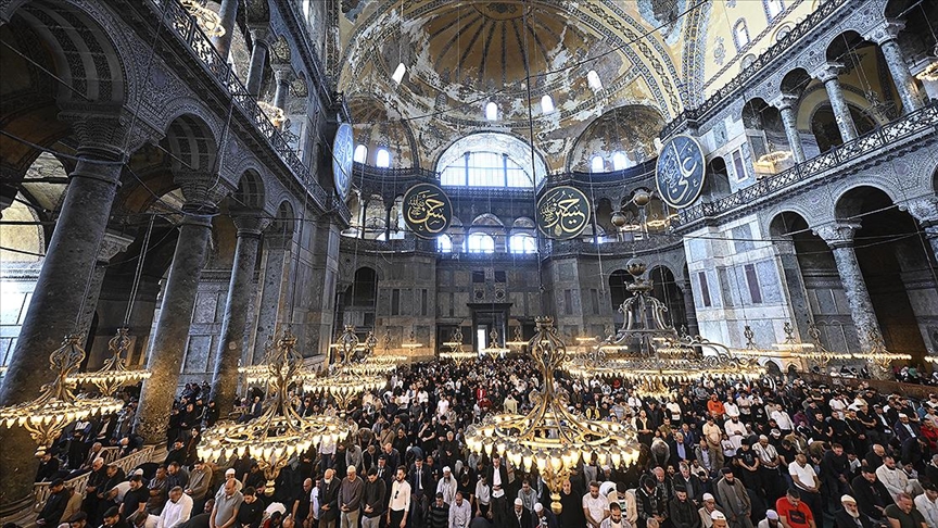 Diyanet İşleri Başkanı Ali Erbaş, yarın sabah namazında tüm camilerde