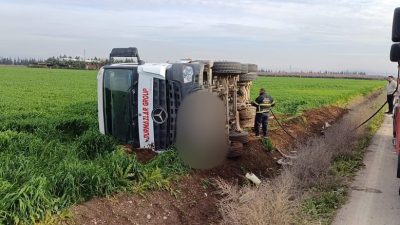 Şoför sıkışıp mahsur kaldı,daha sonra kurtarıldı..