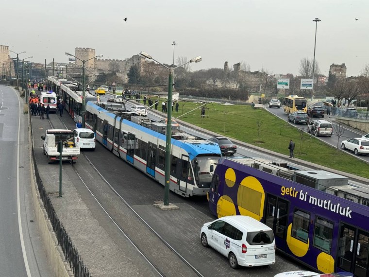 İstanbul Fatih’te tramvayın çarptığı