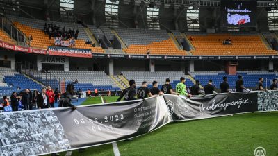 Ziraat Türkiye Kupası son 16 turunda karşılaşan Başakşehir deplasmanına konuk