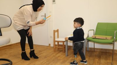 Kahramanmaraş merkezli depremlerde, Hatay’da annesiyle kaldığı enkazdan çıkarılan 3 yaşındaki