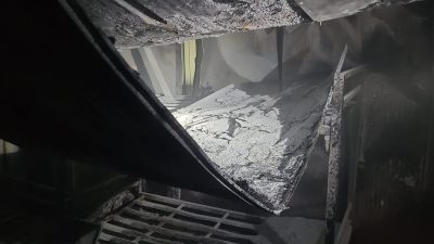 İskenderun’da oluşturulan Kore konteynerde yangın çıktı. yangında birkaç konteyner yandı