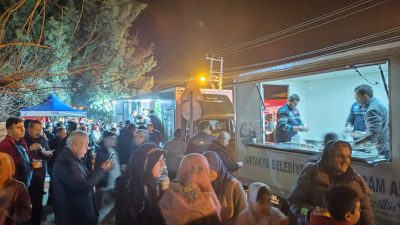 Antakya Belediyesi Miraç Kandili’ne özel vatandaşlara tatlı ikramında bulundu. Antakya
