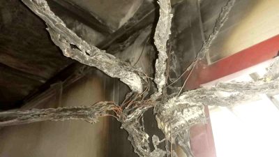 Hatay’ın Antakya ilçesinde Güzelburç Mahallesi’nde bir konteynerda çıkan yangına itfaiye