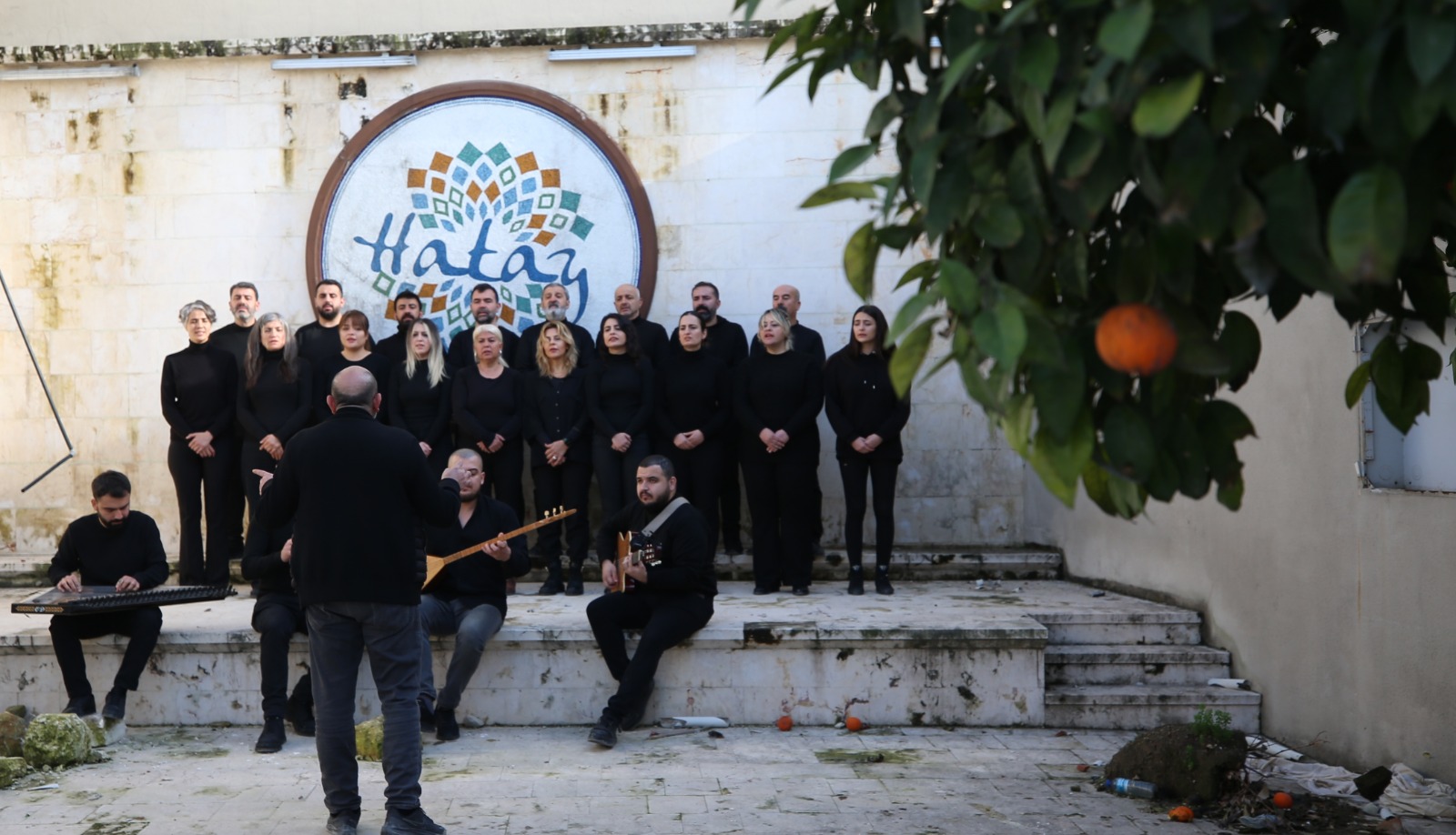 Antakya Medeniyetler Korosu  “acının müziğini” yapıyor