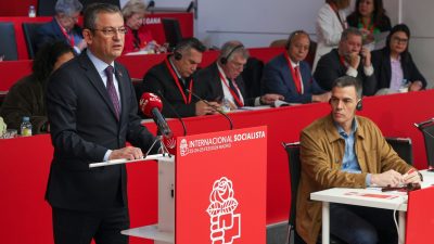 Cumhuriyet Halk Partisi (CHP) Genel Başkanı Özgür Özel Sosyalist Enternasyonal