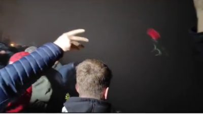 Hatay’ın Antakya ilçesi Yunus Emre Parkı’nda 4.17’de durulan saygı duruşundan