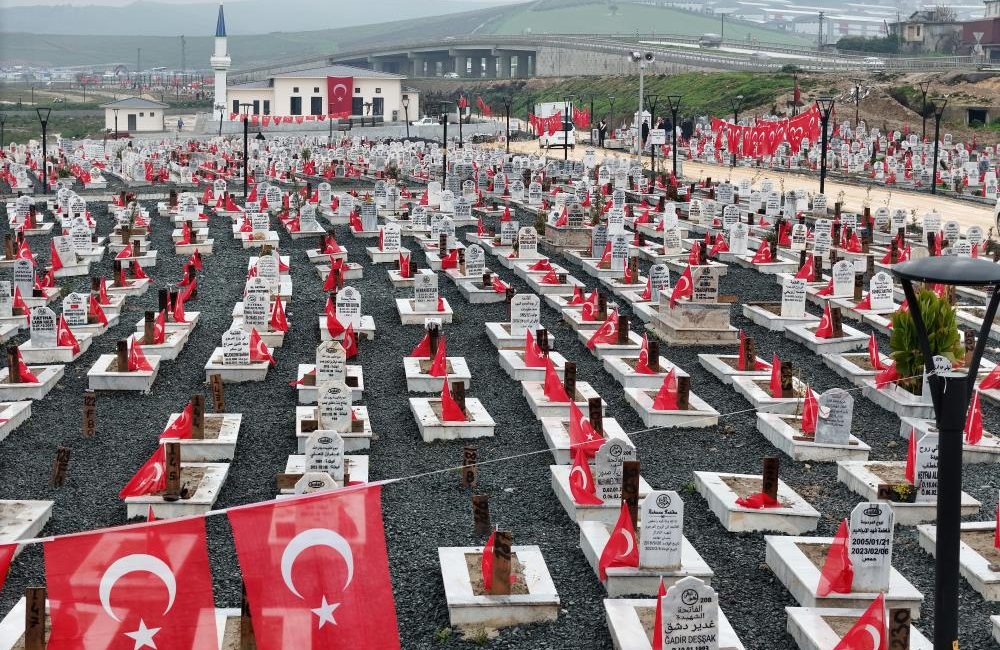 Hatay’da bulunan deprem mezarlığı,