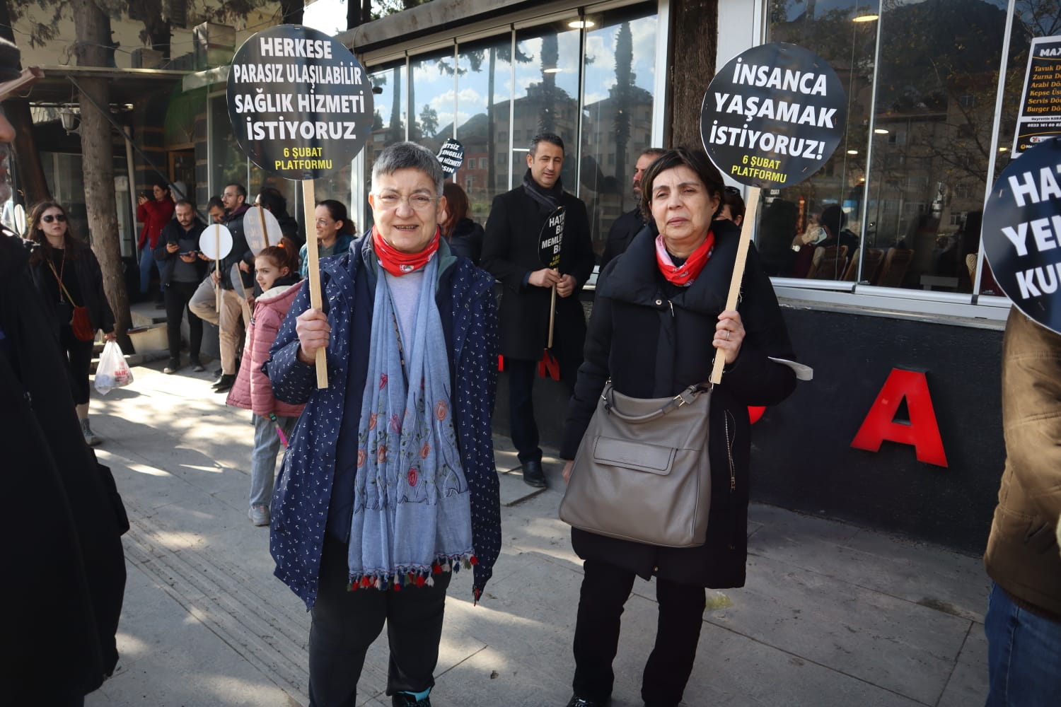 Depremde hayatını kaybedenler unutulmadı