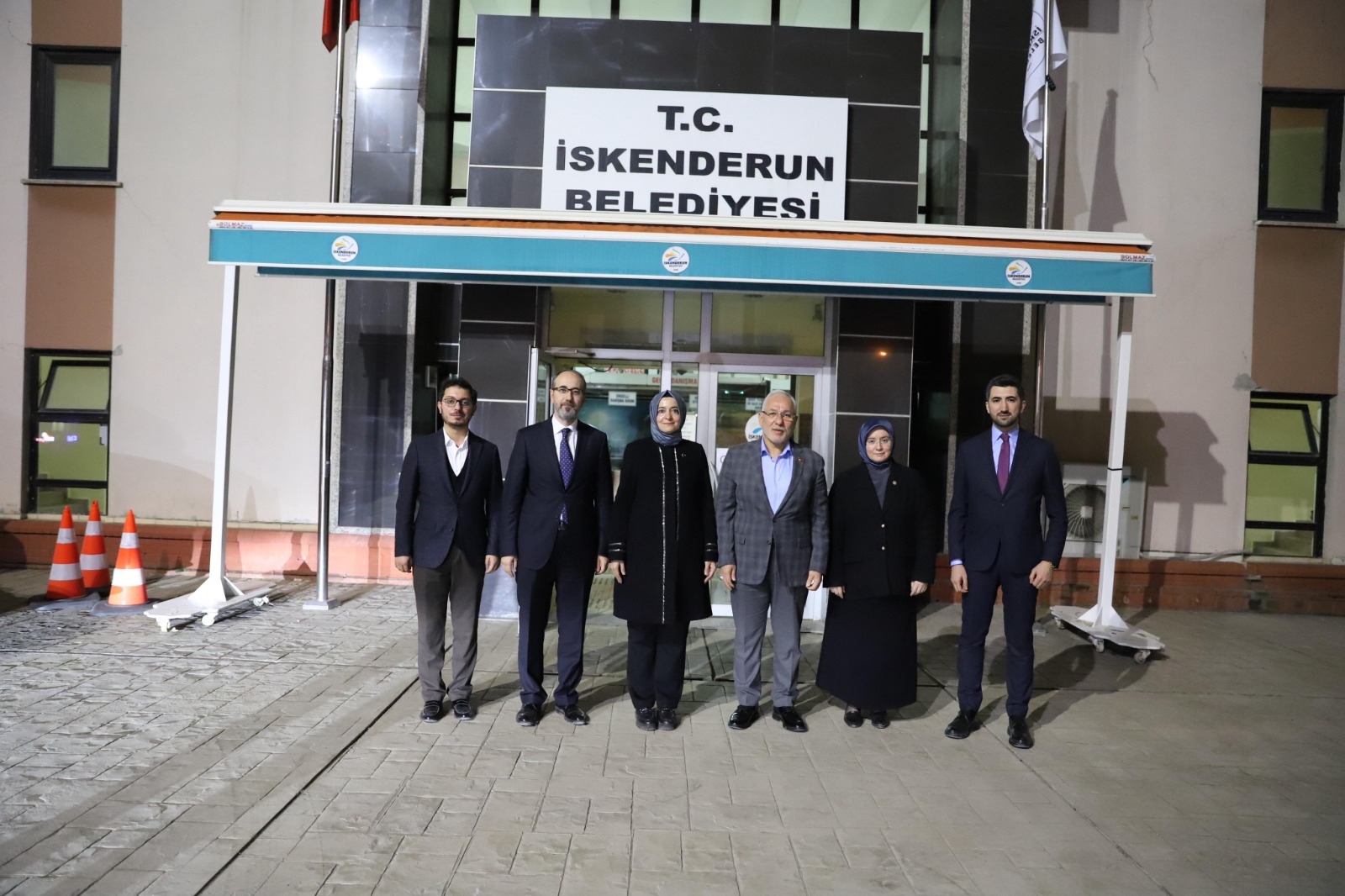 AKP Heyeti İskenderun Belediyesi’ni ziyaret etti