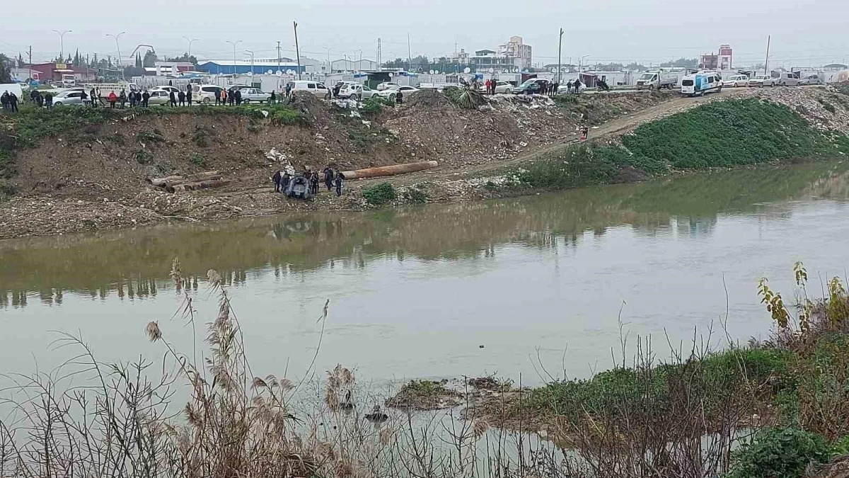 Antakya’da Otomobil Asi Nehri’ne Uçtu