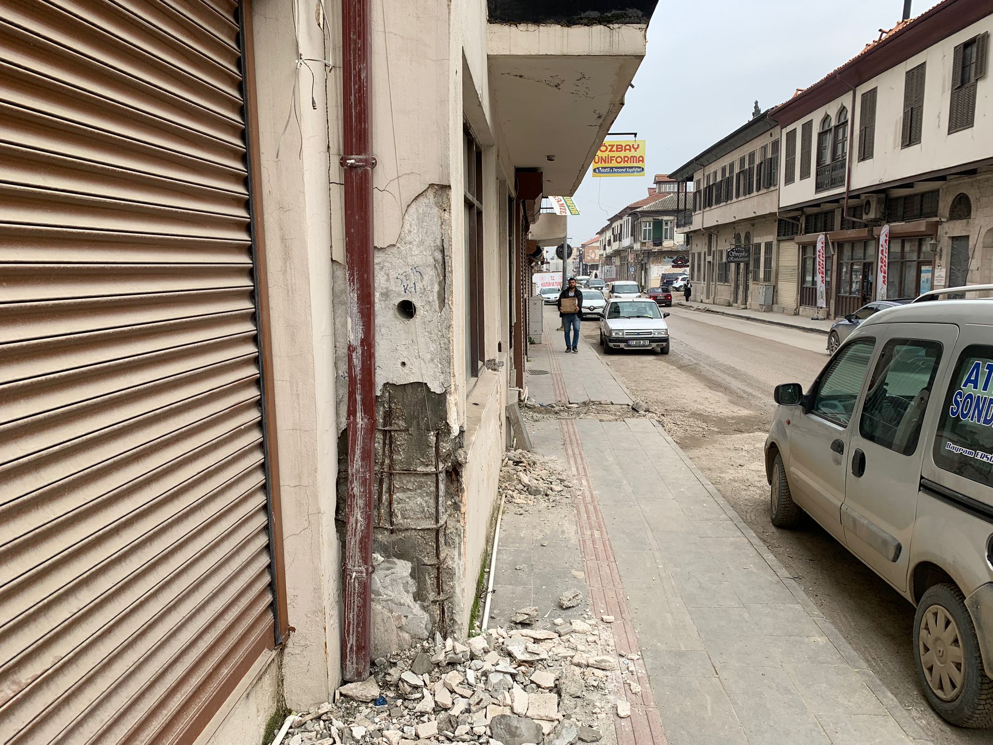 Kurtuluş Caddesi’nde “KAROT” Bilmecesi