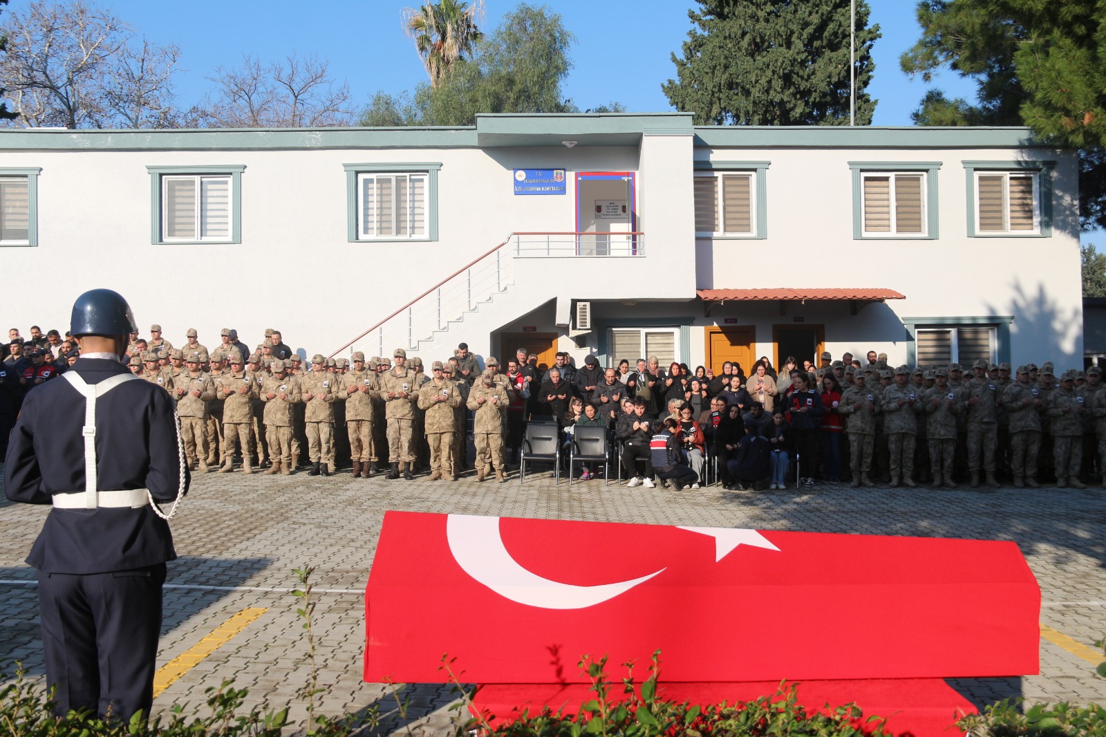 Hatay’da vefat eden astsubayın naaşı törenle memleketine uğurlandı