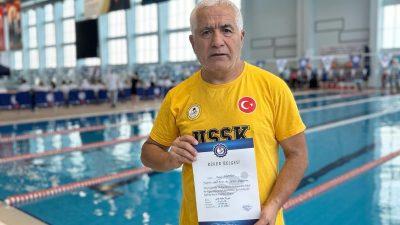 Antakyalı milli yüzücü Kamil Köseoğlu, Masterler kategorisinde İstanbul’da 3 ülke