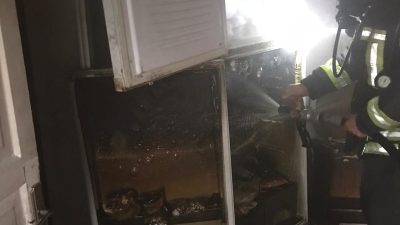 Hatay’ın İskenderun ilçesine bağlı Pınarbaşı Mahallesi’nde bir evde çıkan yangın